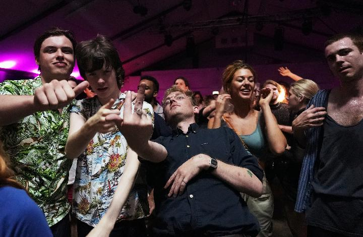 PPKM Dicabut, Sebagian Besar Warga Inggris Belum Berani Bebas